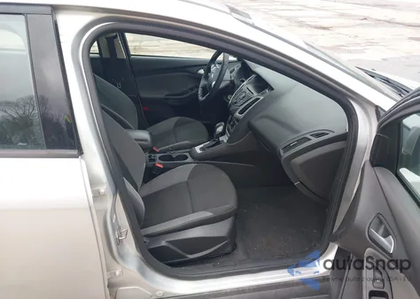 2014 Ford Focus Se z USA, uszkodzony, nr VIN 1FADP3F2XEL420772